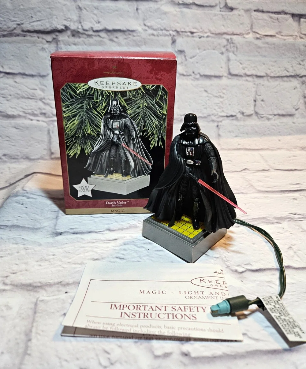 1997 Hallmark Star Wars Darth Vader Magic Light Voice Ornament QXI7531 Box VTG